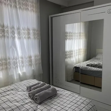 Central, Modern And Cozy