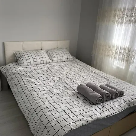 Central, Modern And Cozy